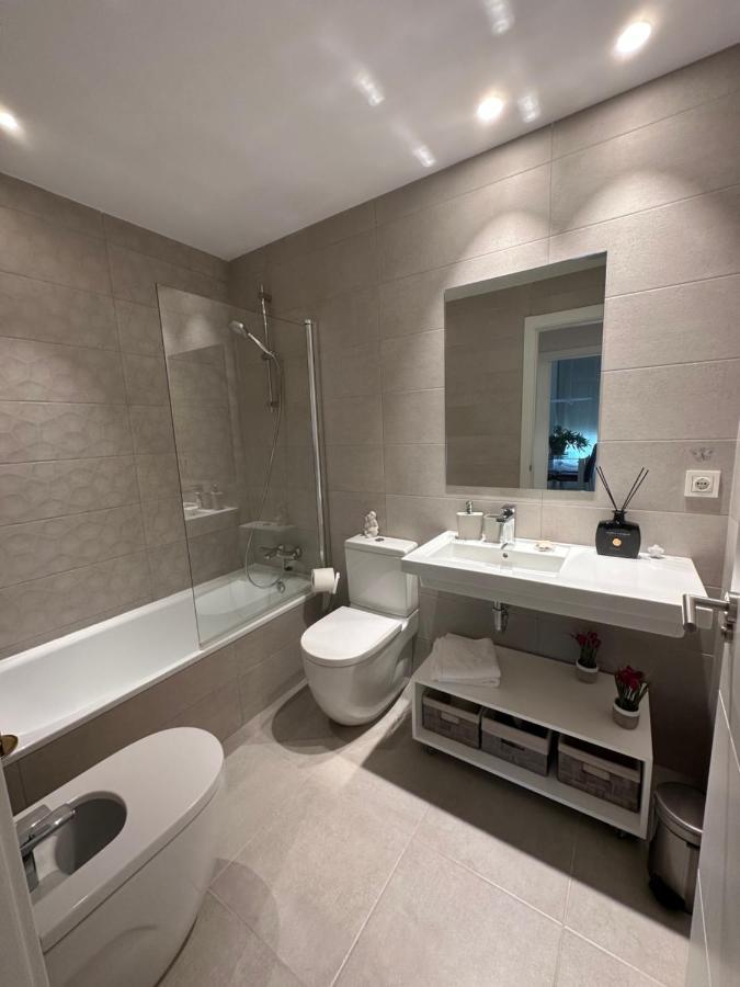 Ferienwohnung A Estrenar Amplio Con Piscina Y Parking Getxo Exterior foto